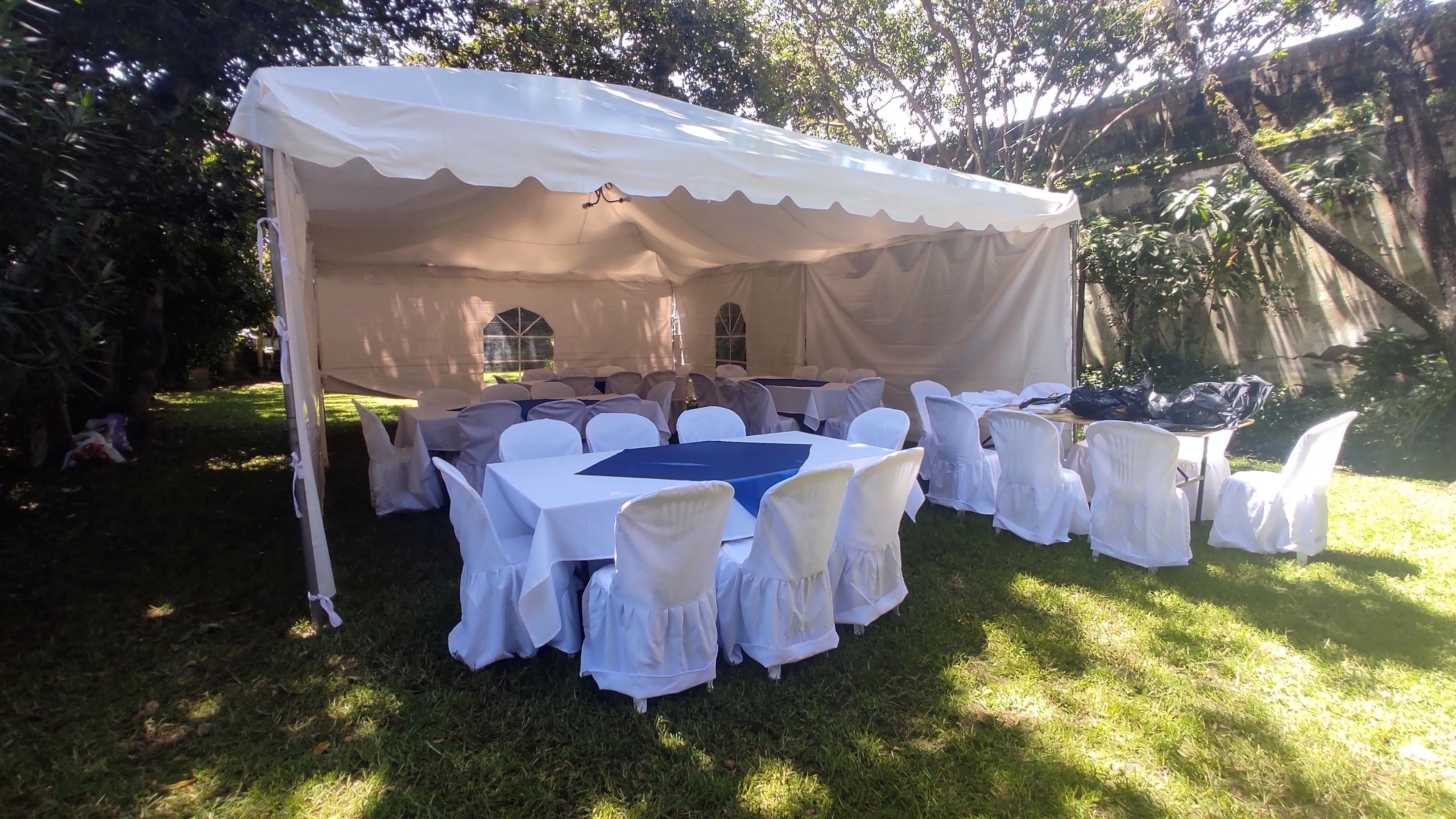 Carpa instalada para evento